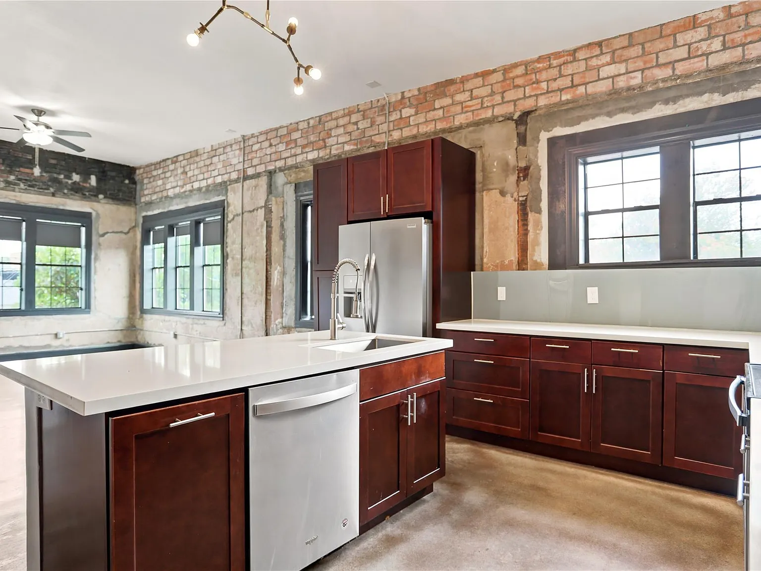 1 bed, 1.0 bath, 7200 sqft, $1,095 — Photo 2
