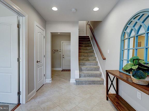 5th image of 22887 Locust Ln
