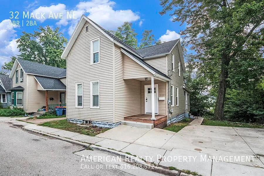 4 bed, 2700 sqft, $2,100 — Photo 1