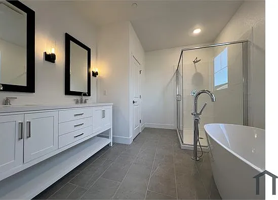 3 bed, $4,500 — Photo 4