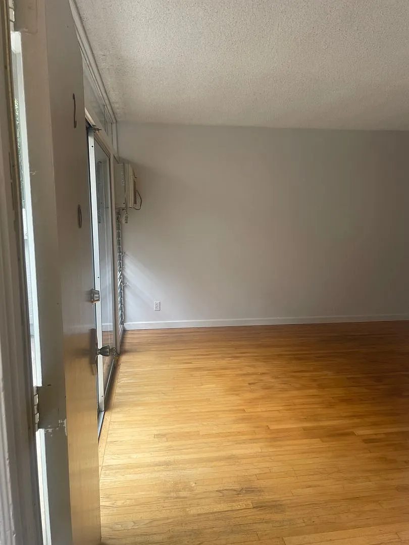 11712Darl — Photo 3