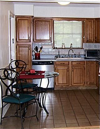 5th image of 436 Arwine Dr