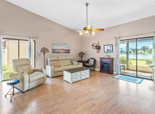 10 Buxton Ln, Boynton Beach, FL 33426