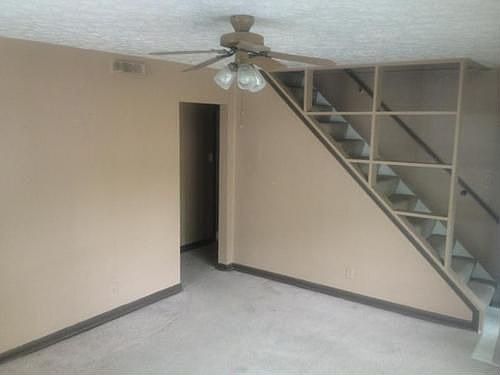 3rd image of 2161 Suncrest Dr
