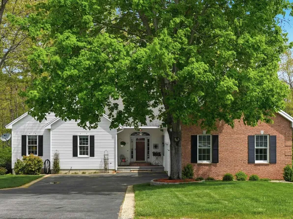 17 Village Drive, Atkinson, NH 03811-2111