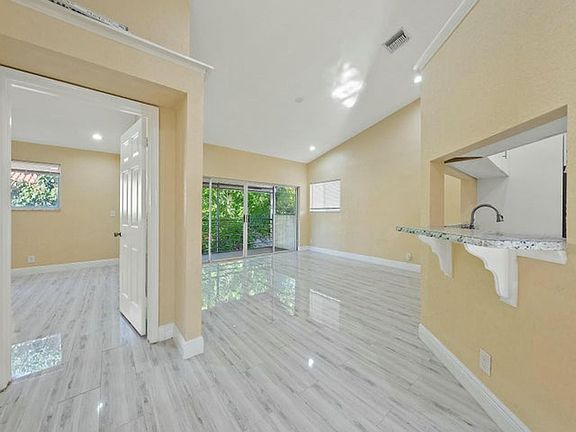 3rd image of 13 Via De Casas Sur APT 202