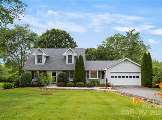 120 Mountain Valley Dr, Hendersonville, NC 28739