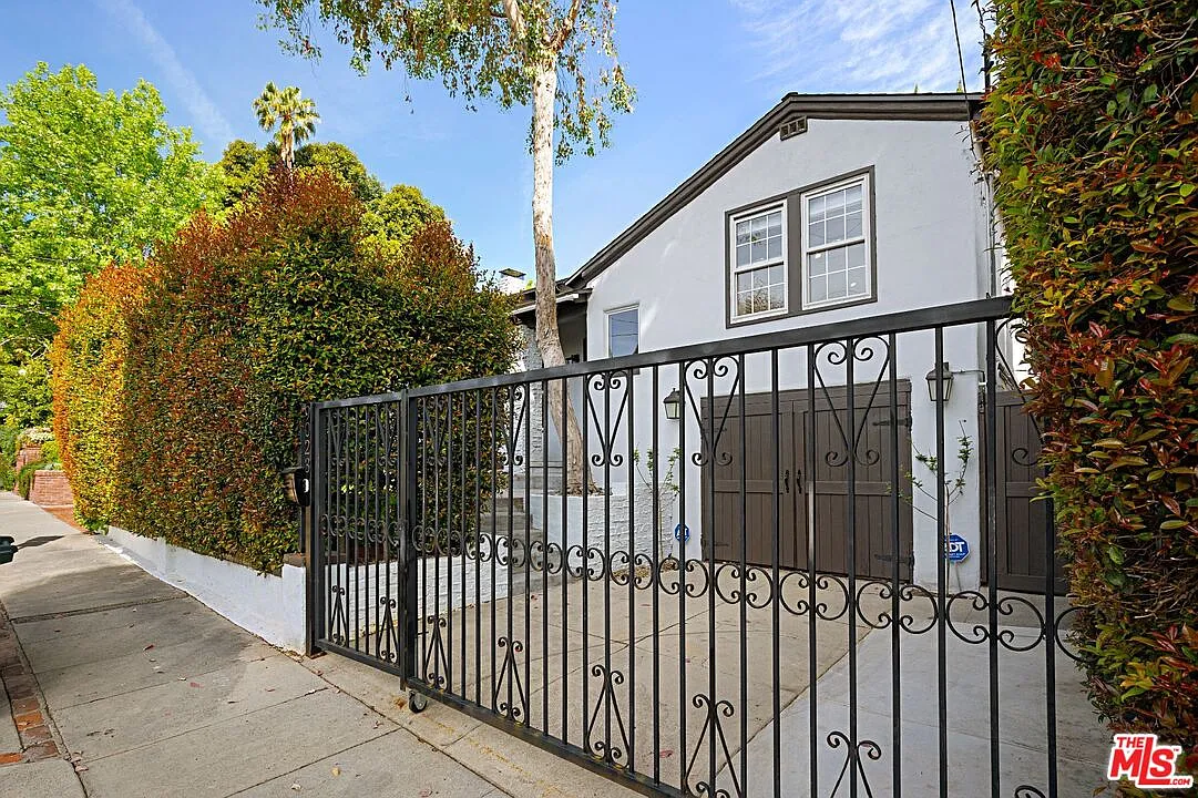 3 bed, 3.0 bath, 1761 sqft, $9,500 — Photo 4