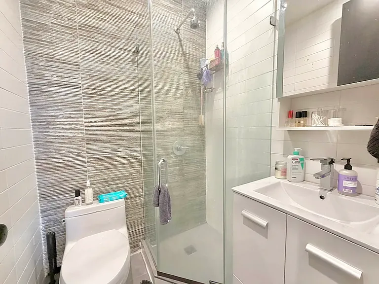 172 Suydam St #4L — Photo 7