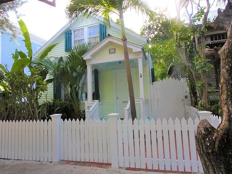 622 William St — Photo 2