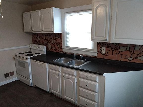 5th image of 1037 Morehead Ave SE