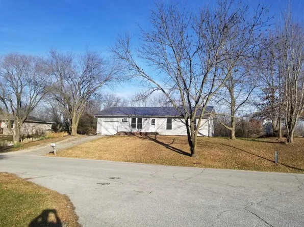 1301 W Bourke St, Macon, MO 63552