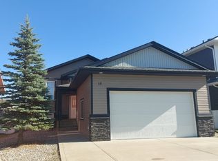 15 Morris Ct, Blackfalds, AB T4M 0B2