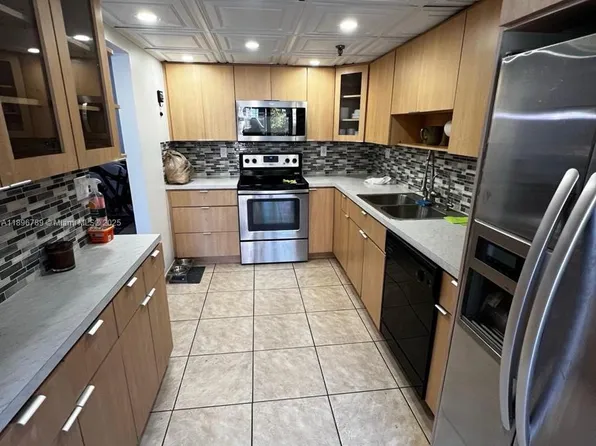 17890 W Dixie Highway Highway 421, North Miami Beach, FL 33160