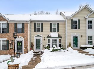 747 Parkridge Ln, Coraopolis, PA 15108