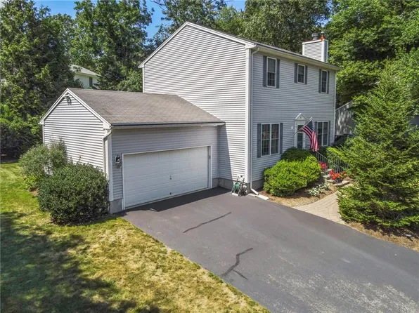 25 Ridgewood Ln, South Kingstown, RI 02879