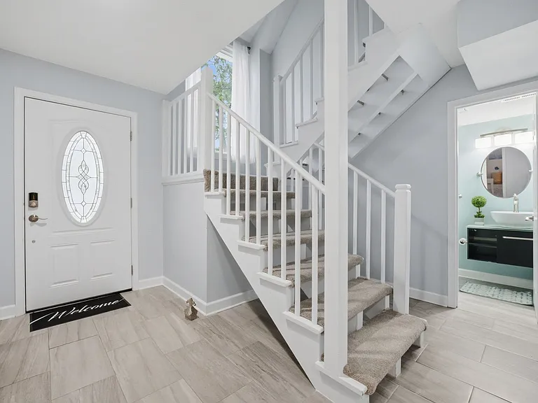 20B Freeman Dr — Photo 3