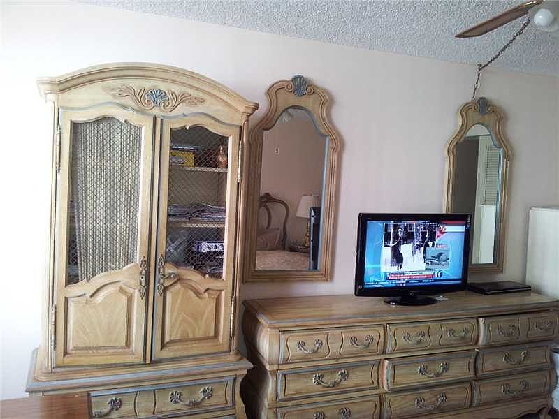 1st image of 290 174th St APT 706