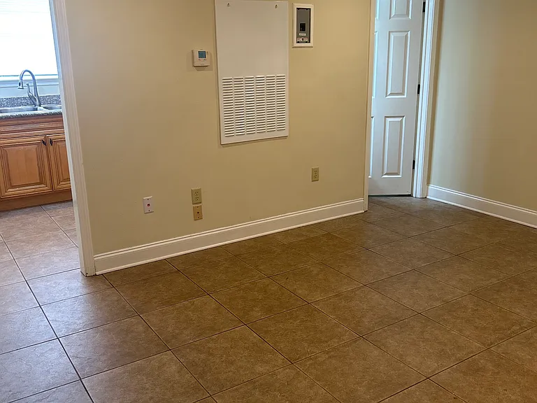 2912 Independence St — Photo 1