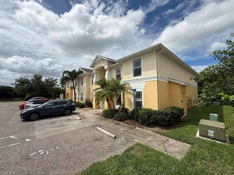 3 bed, 2.0 bath, 1149 sqft, $1,795 — Photo 4