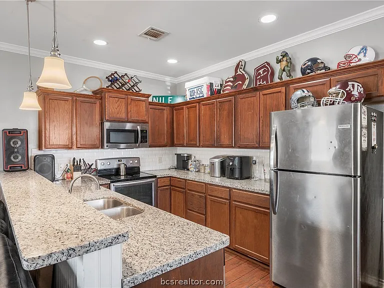 114 Lynn Dr — Photo 8