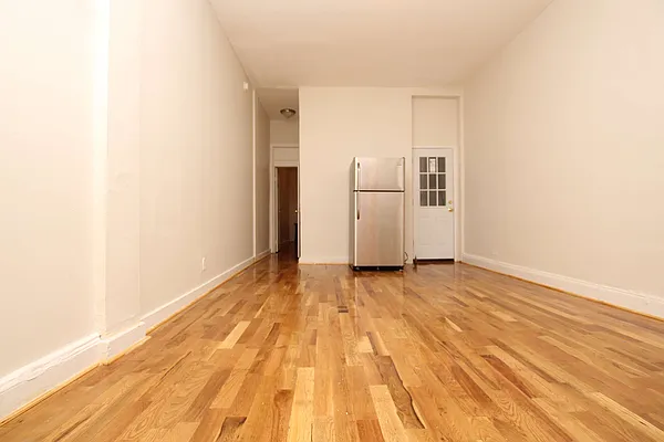 Rented by Nooklyn NYC LLC | media 25