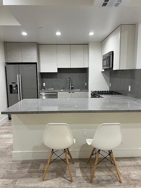 1st image of 1946 Overland Ave APT 204