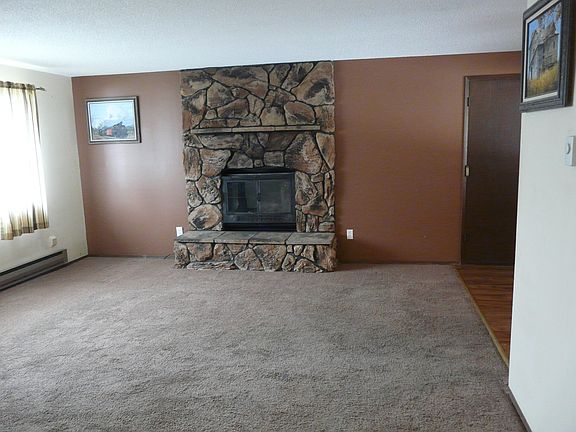 5th image of 219 Blossom Dr