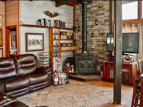 5th image of 39475 Crows Nest Dr