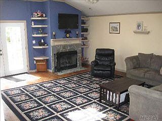 3rd image of 37 Circle Dr