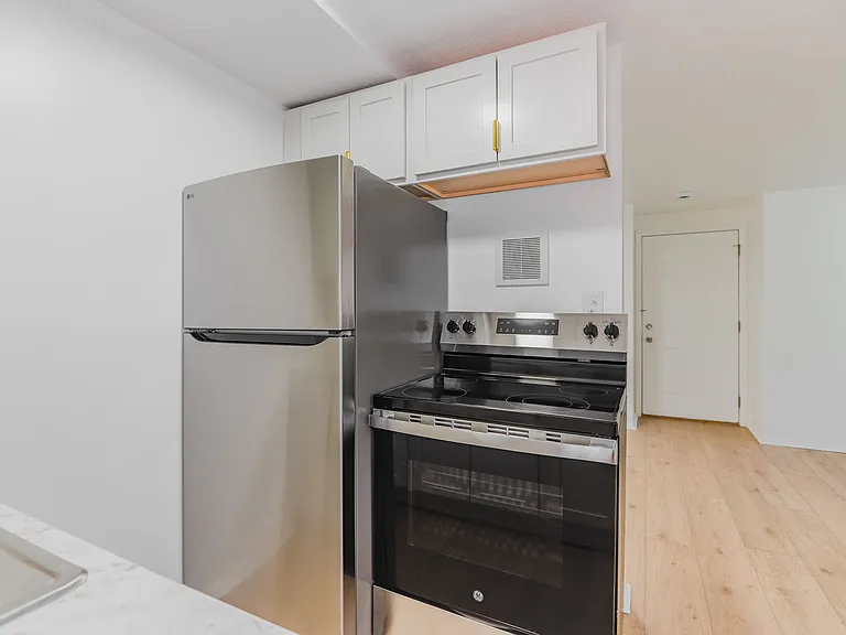 1342 W 114th St #11 — Photo 5