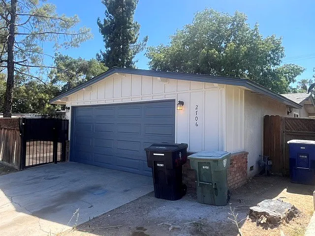 2706 Pasadena St — Photo 2