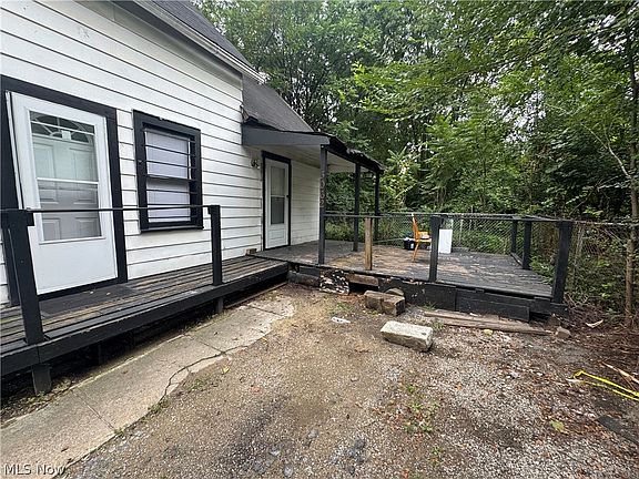 4th image of 3062 E 67th St