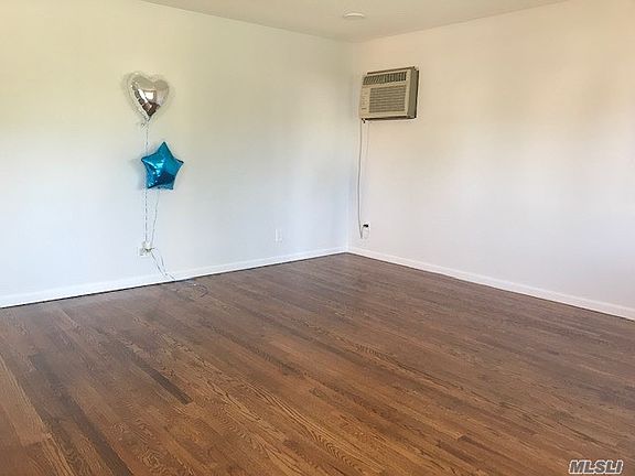 2nd image of 1104 Mirabella Ave