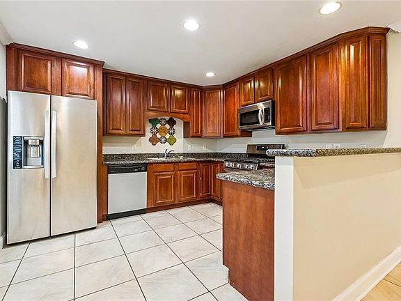 5th image of 6217 Kawanee Ave