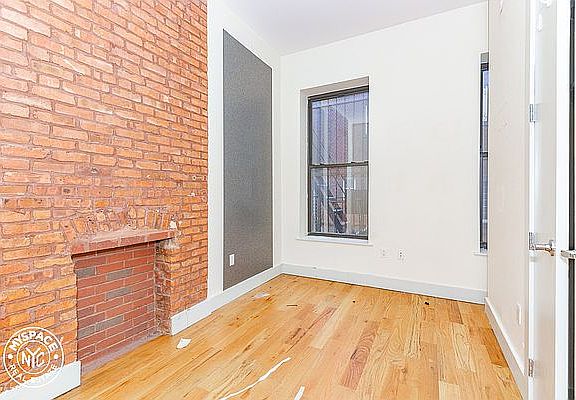 2nd image of 1323 Bedford Ave APT 1F