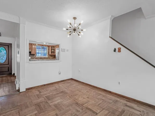 1087 Blake Avenue image 6 of 25