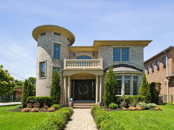 7000 N Kilpatrick Ave, Lincolnwood, IL 60712