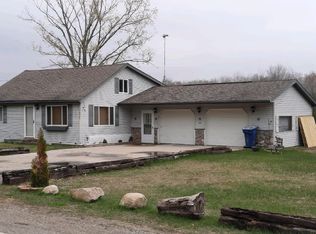 10955 Maple Valley Rd, Gladwin, MI 48624