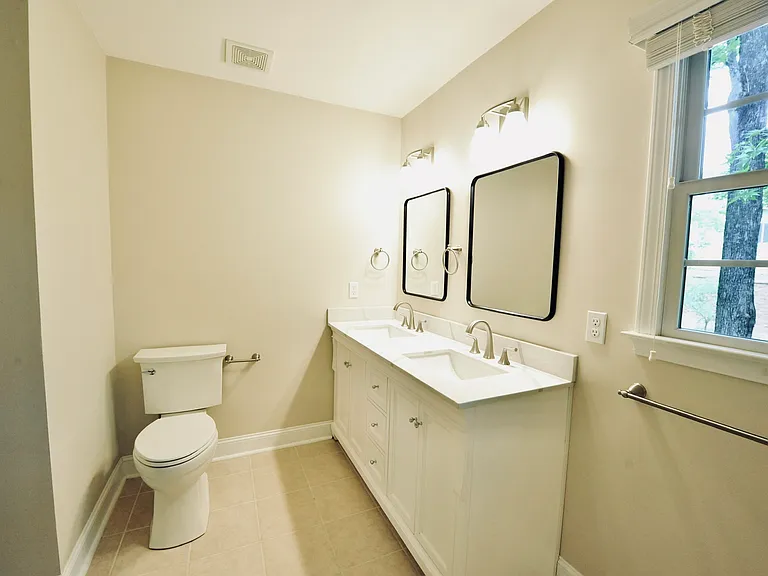 962 Saint Catherines Dr — Photo 22