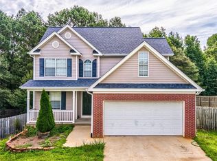 562 Brewer Dr, Locust Grove, GA 30248