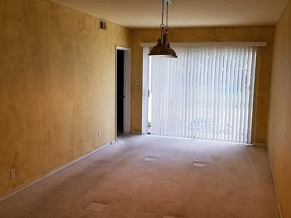 3rd image of 17407 Gilmore St