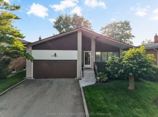 3594 Autumn Harvest Dr, Mississauga, ON L4Y3S1