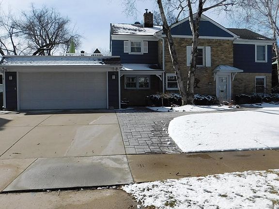 2nd image of 2215 E Woodstock Pl