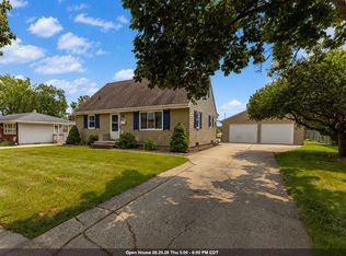 123 Jean St, Combined Locks, WI 54113