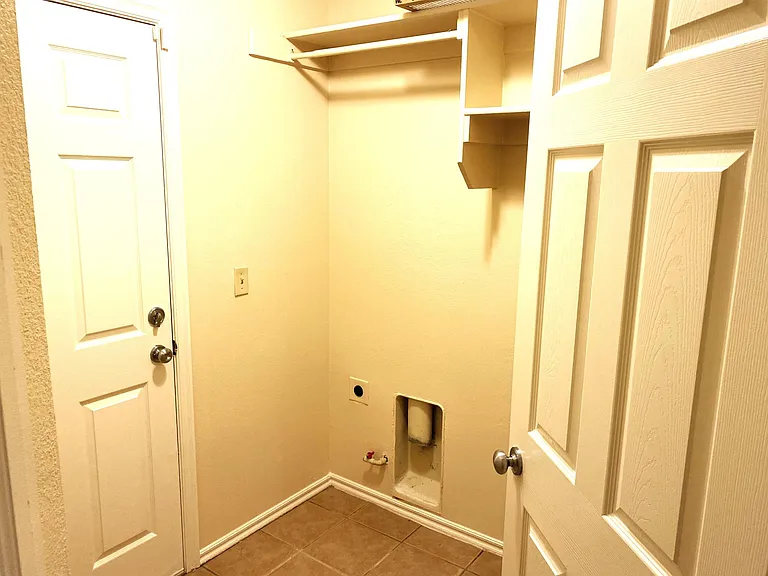 3516 E Aurora St — Photo 9