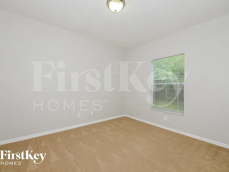 4448 N Biscayne Dr — Photo 10