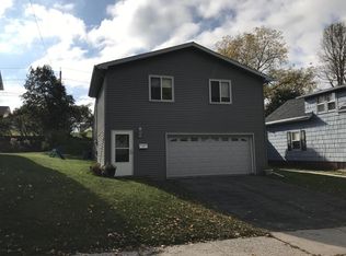 839 Dewey St, Manitowoc, WI 54220