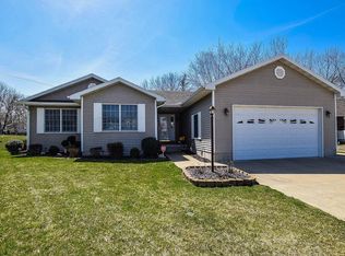 3993 N Northbrook Dr, Decatur, IL 62526