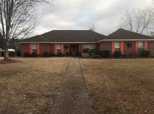519 Golden Eagle Dr, Jackson, MS 39272